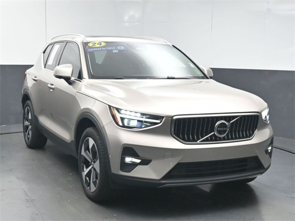 Certified 2024 Volvo XC40 B5 Plus Bright Theme SUV
