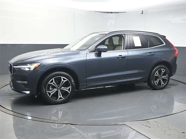 2022 Volvo XC60 B5 Momentum photo 4