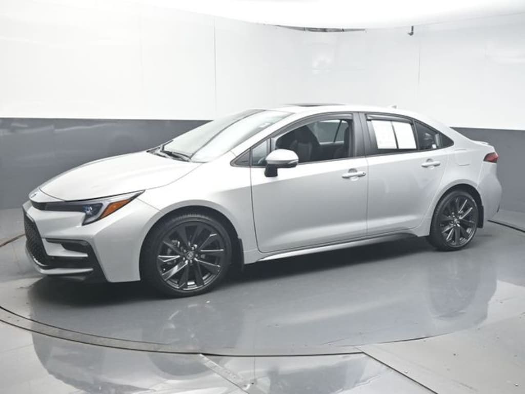 Used 2025 Toyota Corolla XSE Sedan