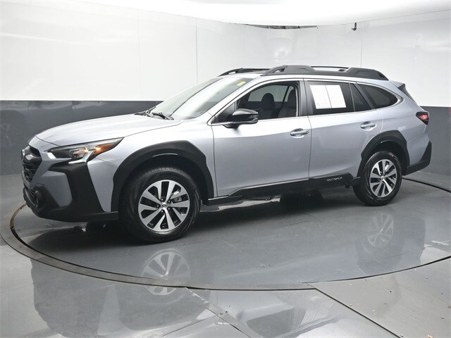 2025 Subaru Outback Premium photo 4