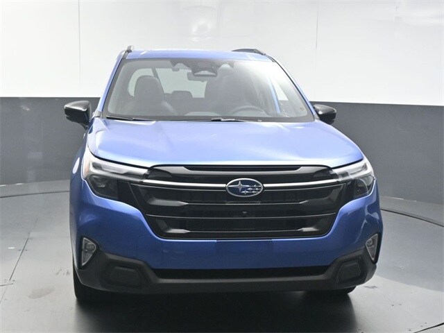 2025 Subaru Forester Touring photo 3