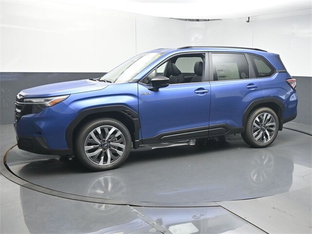 2025 Subaru Forester Touring photo 4