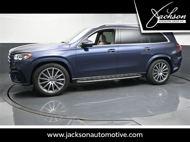 2025 Mercedes Benz GLS 450 4MATIC photo 2