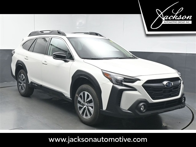 2025 Subaru Outback Premium's photo