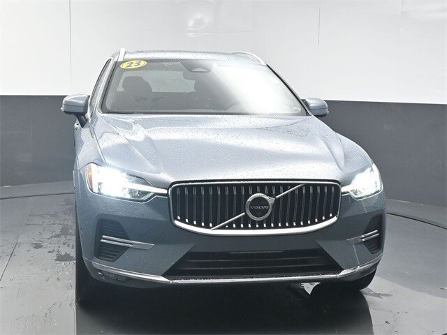 2023 Volvo XC60 B5 Ultimate photo 3