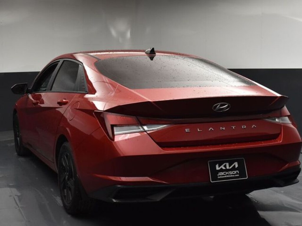Used 2023 Hyundai Elantra SEL Sedan
