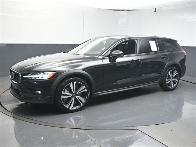 2024 Volvo V60 Cross Country B5 Plus photo 4