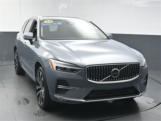 2023 Volvo XC60 B5 Ultimate photo 2