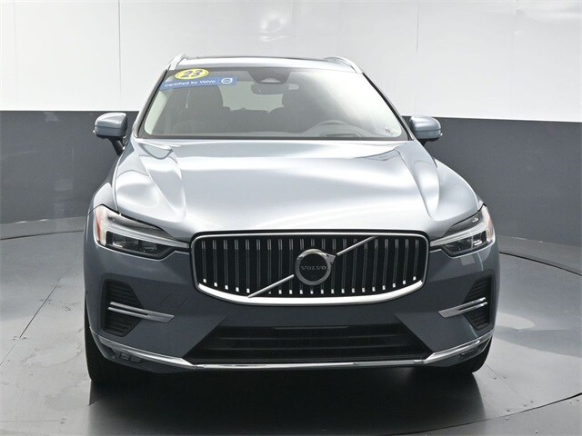 2023 Volvo XC60 B5 Ultimate photo 3