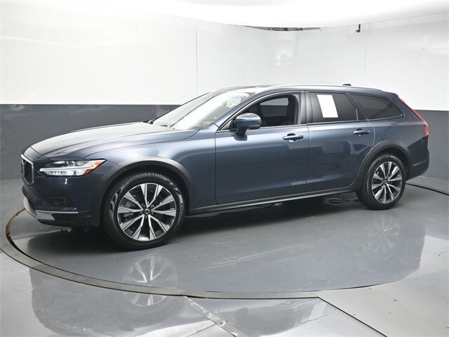 2025 Volvo V90 Cross Country B6 Plus photo 4