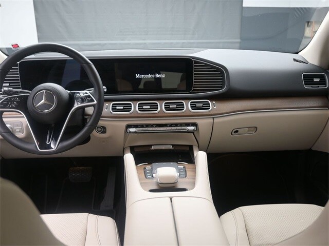 2025 Mercedes Benz GLE 350 4MATIC photo 2