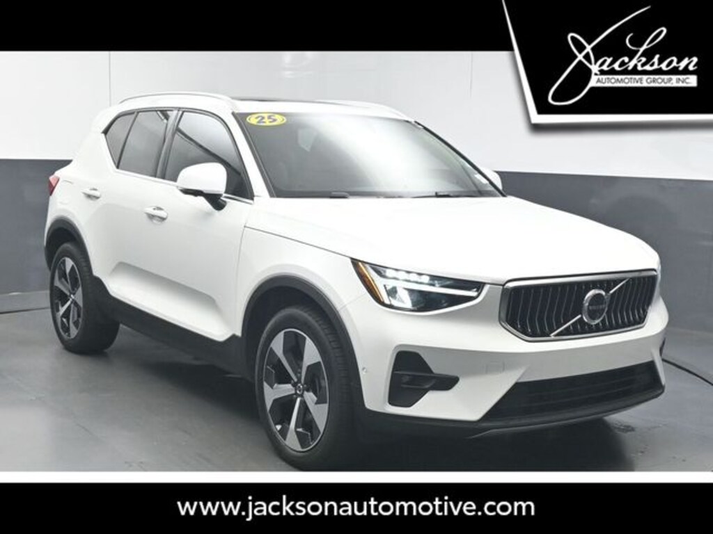 Used 2025 Volvo XC40 B5 Plus Bright Theme SUV