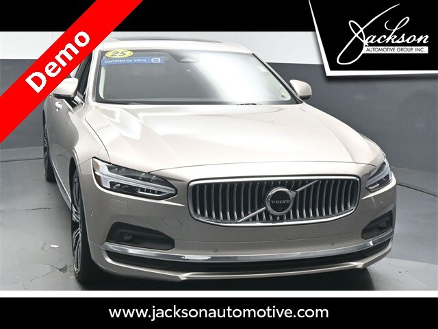 2025 Volvo S90 Plus photo 2