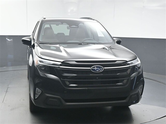 2025 Subaru Forester Touring photo 2