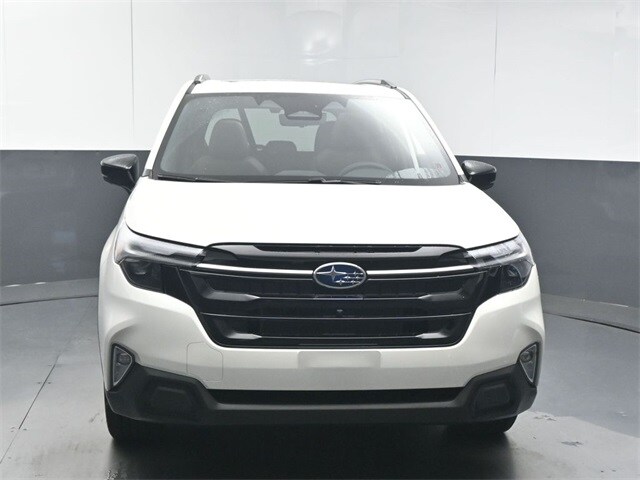 2025 Subaru Forester Touring photo 3