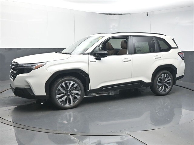 2025 Subaru Forester Touring photo 4