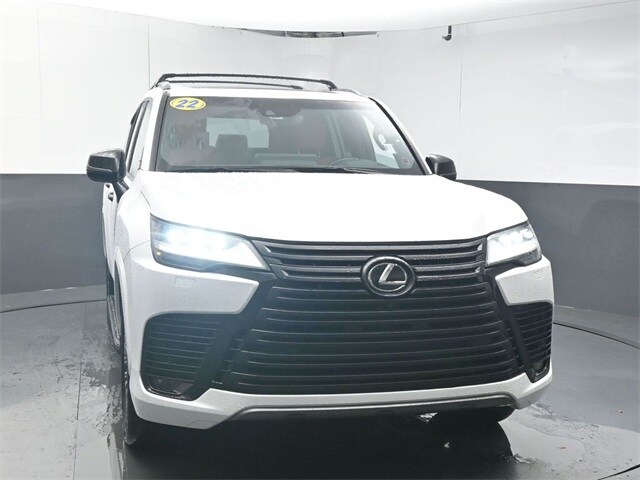 2022 Lexus LX 600 Luxury photo 2