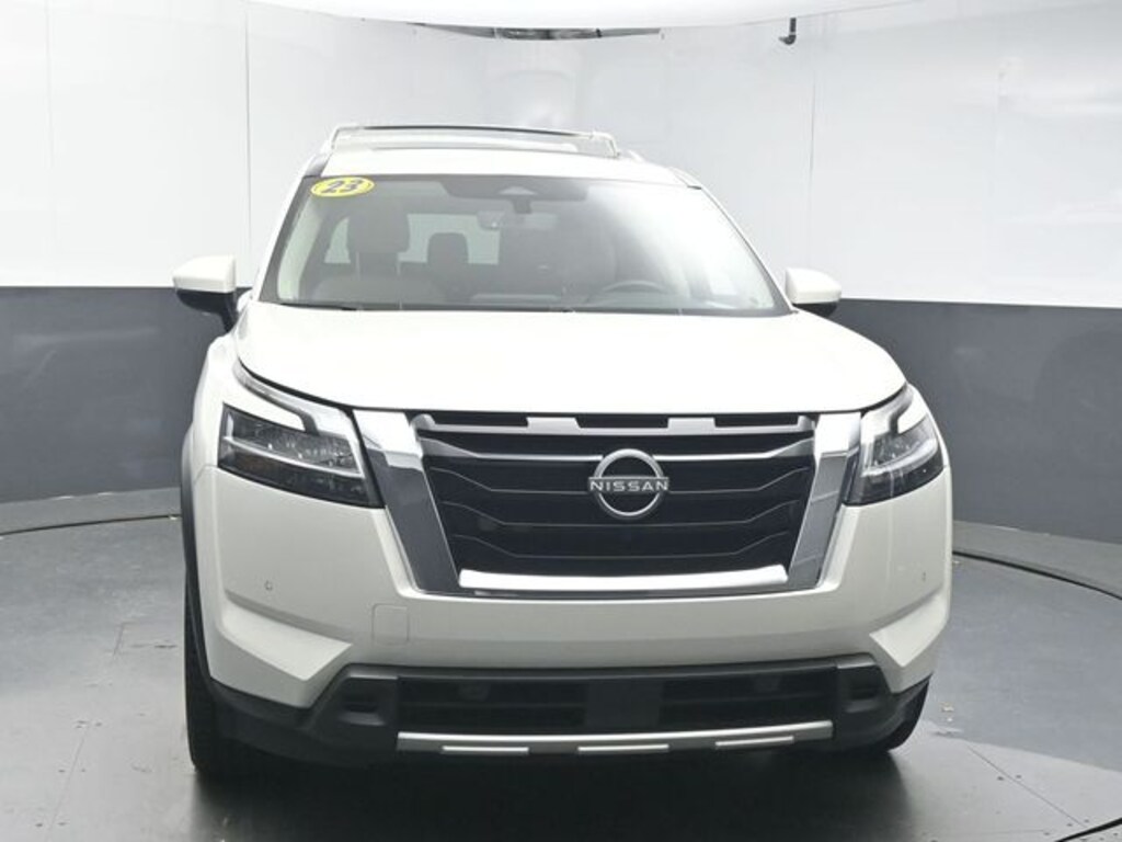 Used 2023 Nissan Pathfinder SL SUV