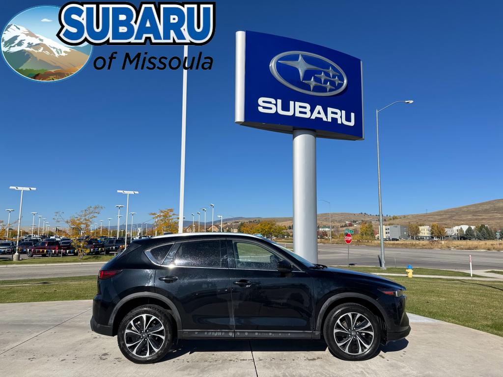 2023 Mazda CX-5 S Premium package