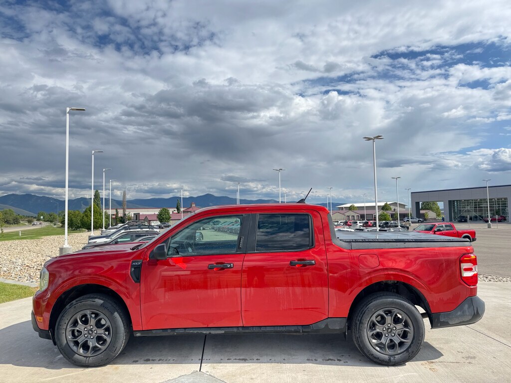 2023 Ford Maverick XLT photo 2