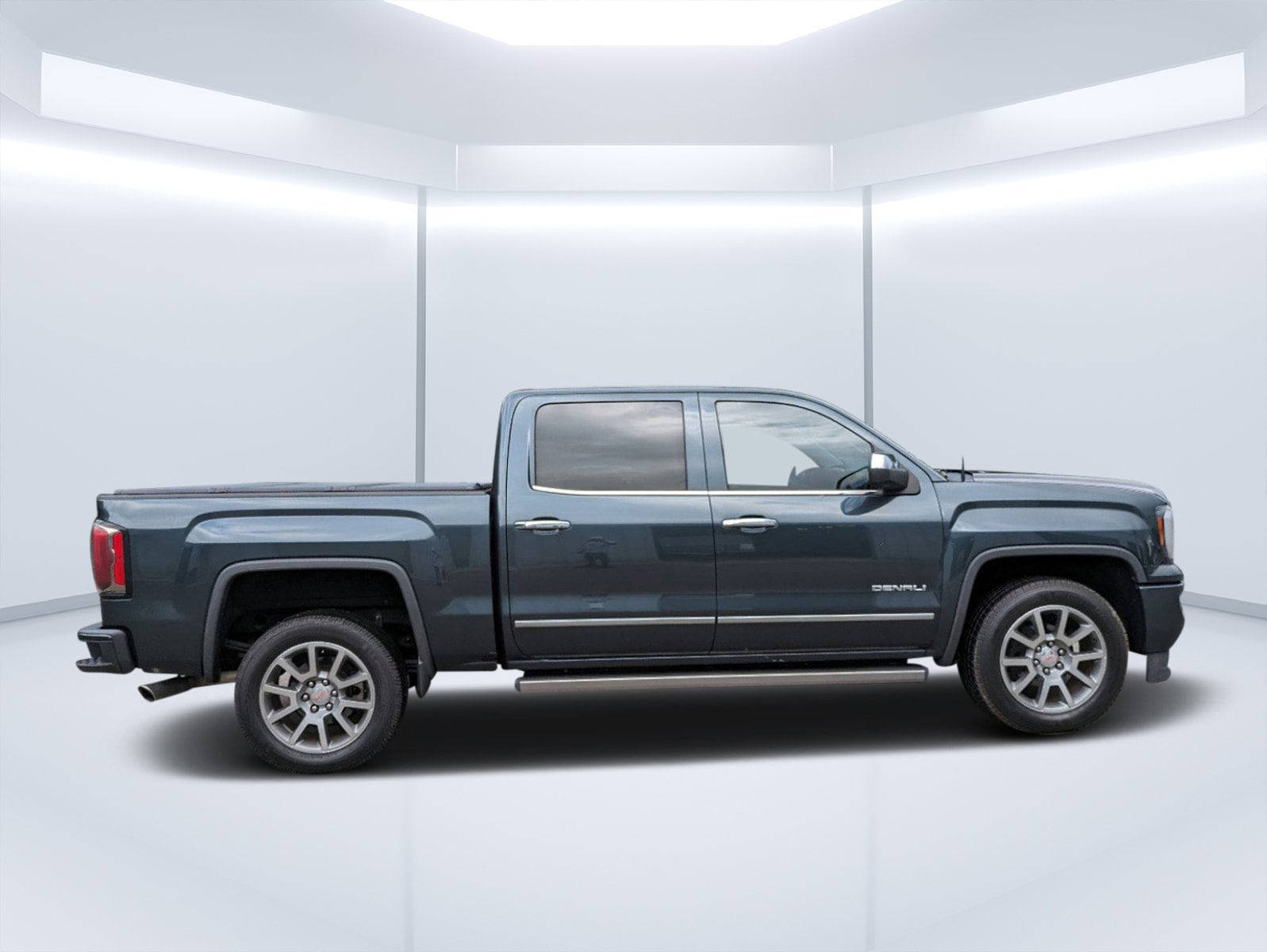 Used 2018 GMC Sierra 1500 Denali Denali with VIN 3GTP1PEC8JG151169 for sale in Jacksonville, FL