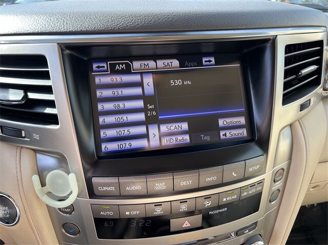 2013 Lexus LX 570 - Photo 16