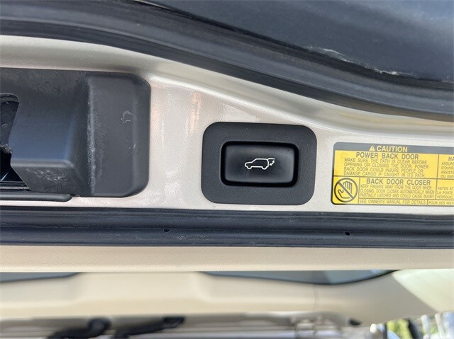 2013 Lexus LX 570 - Photo 25