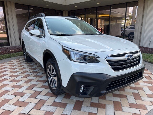 2020 Subaru Outback Premium photo 2