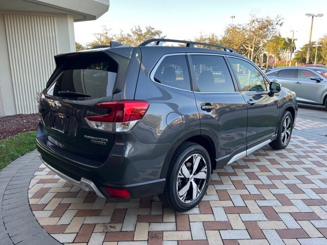2020 Subaru Forester Touring photo 4