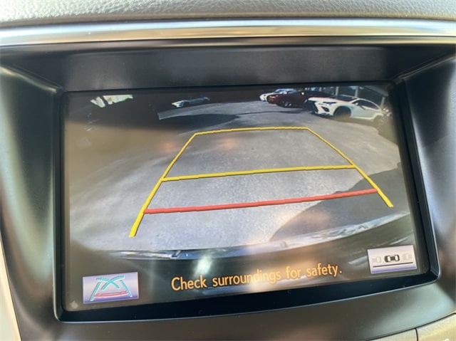 2013 Lexus LX 570 - Photo 17