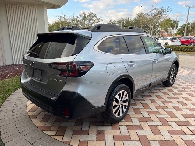 2022 Subaru Outback Premium photo 4