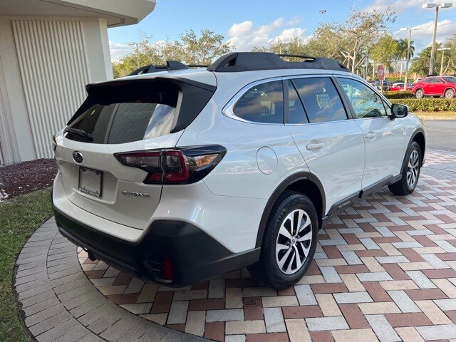 2020 Subaru Outback Premium photo 4