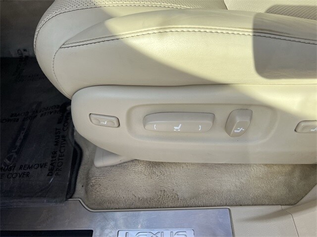 2013 Lexus LX 570 - Photo 12