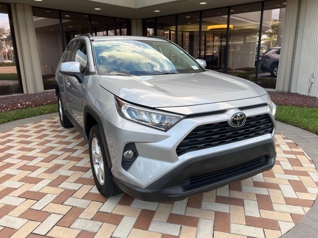 Used 2019 Toyota RAV4 XLE with VIN 2T3W1RFV8KW034328 for sale in Pembroke Pines, FL