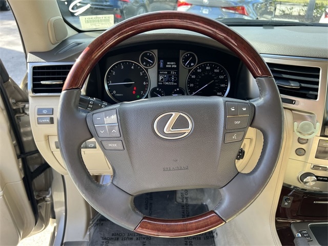 2013 Lexus LX 570 - Photo 14