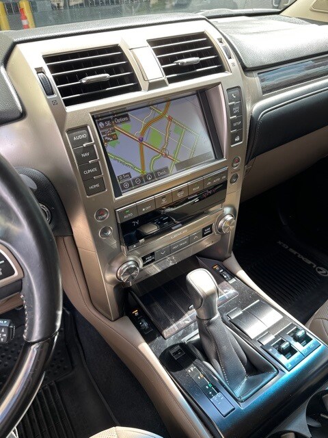 2020 Lexus GX 460 photo 2