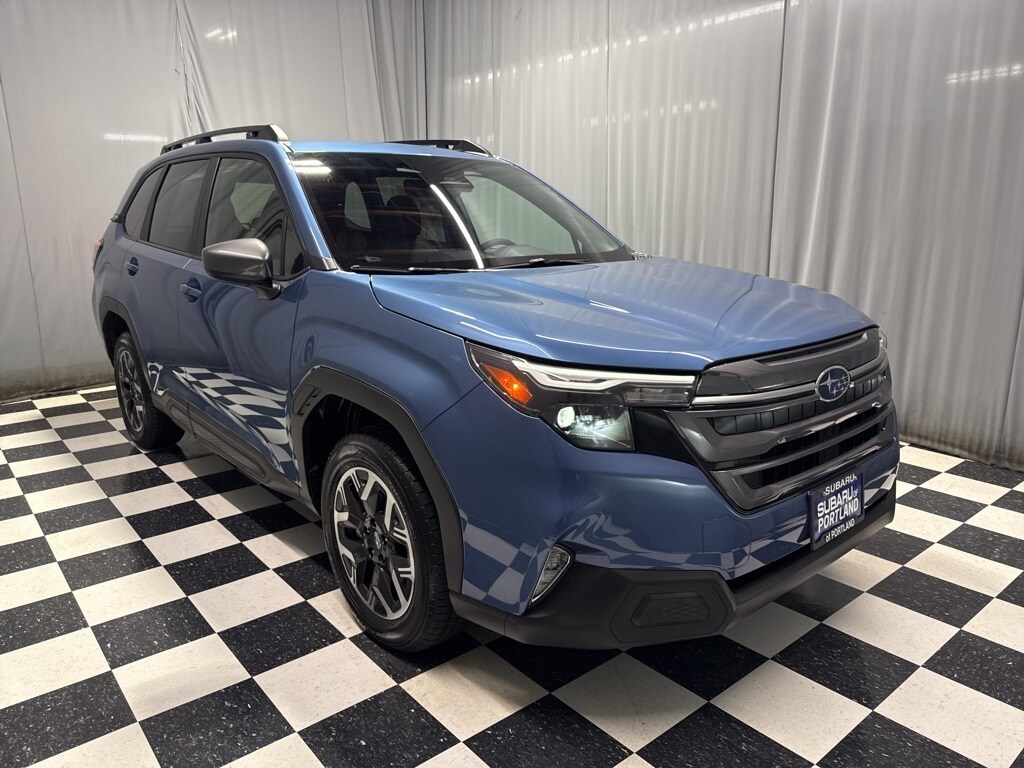 2025 Subaru Forester Premium photo 3