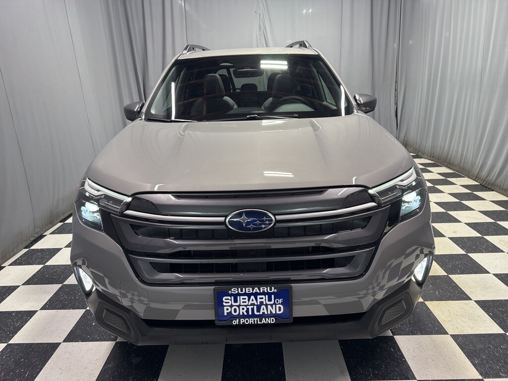 2025 Subaru Forester Premium photo 2