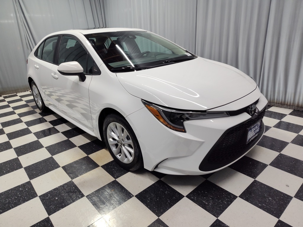 Used 2020 Toyota Corolla LE with VIN 5YFHPRAE0LP036164 for sale in Portland, OR