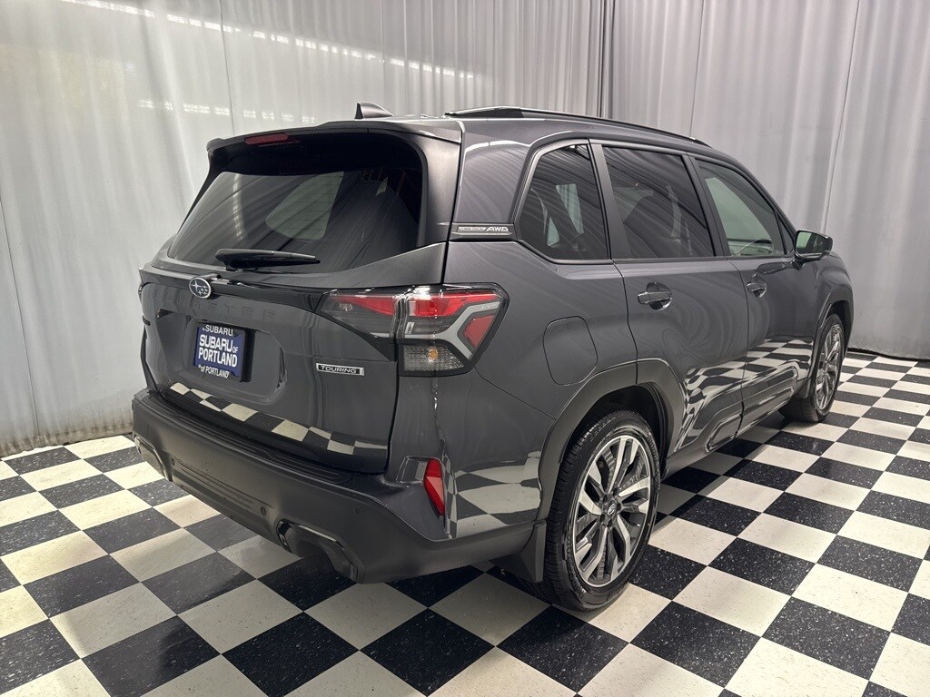 2025 Subaru Forester Touring photo 4