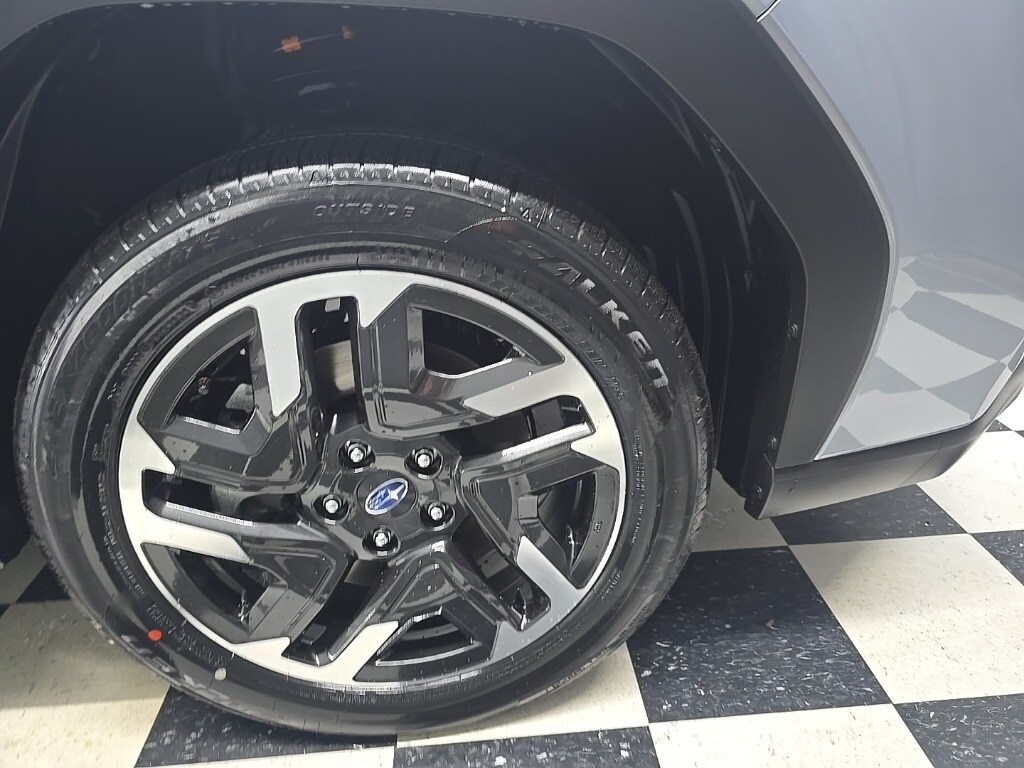 2025 Subaru Forester Limited photo 4