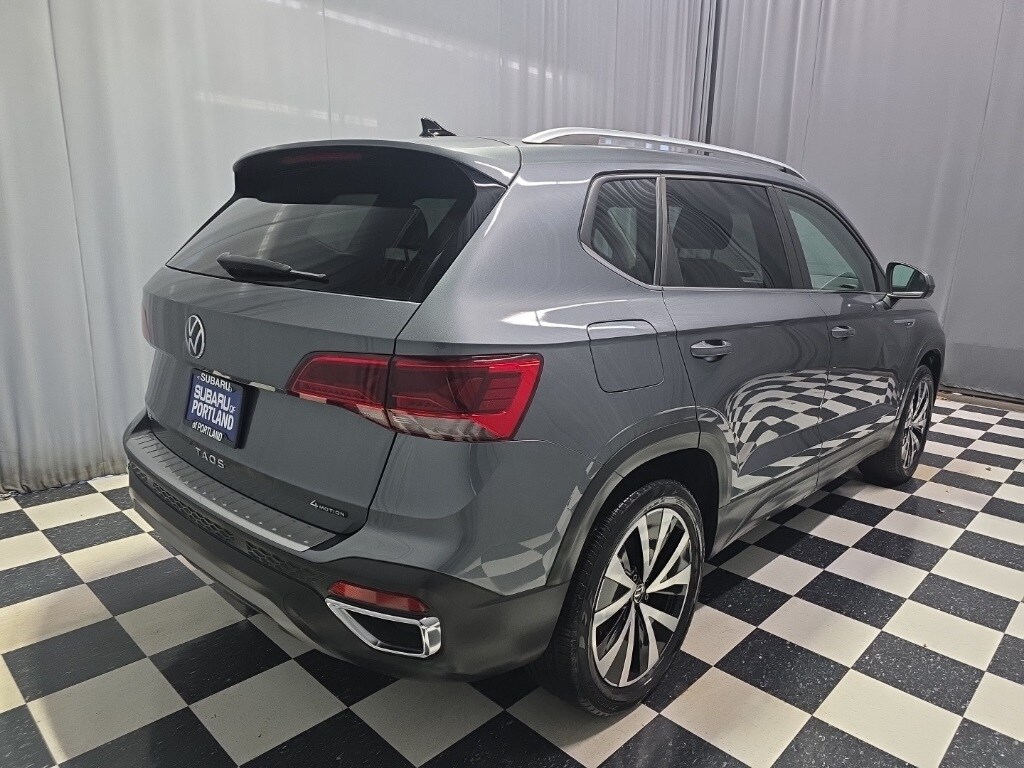 2022 Volkswagen Taos SE photo 4