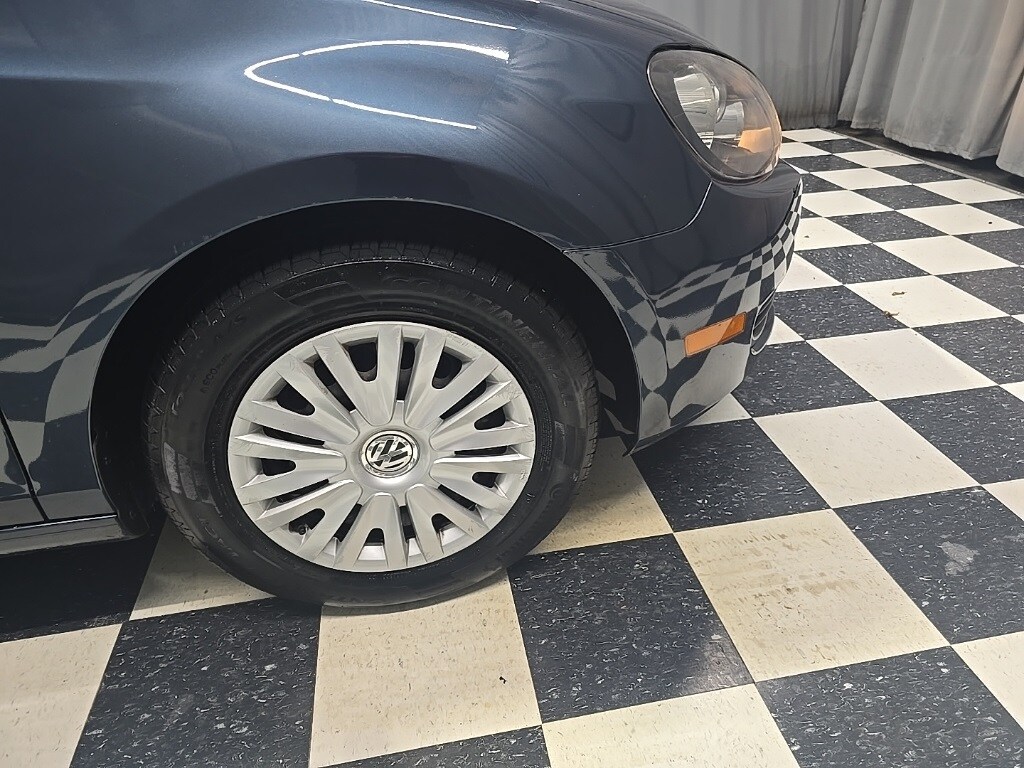 Used 2014 Volkswagen Golf 2.5L Hatchback