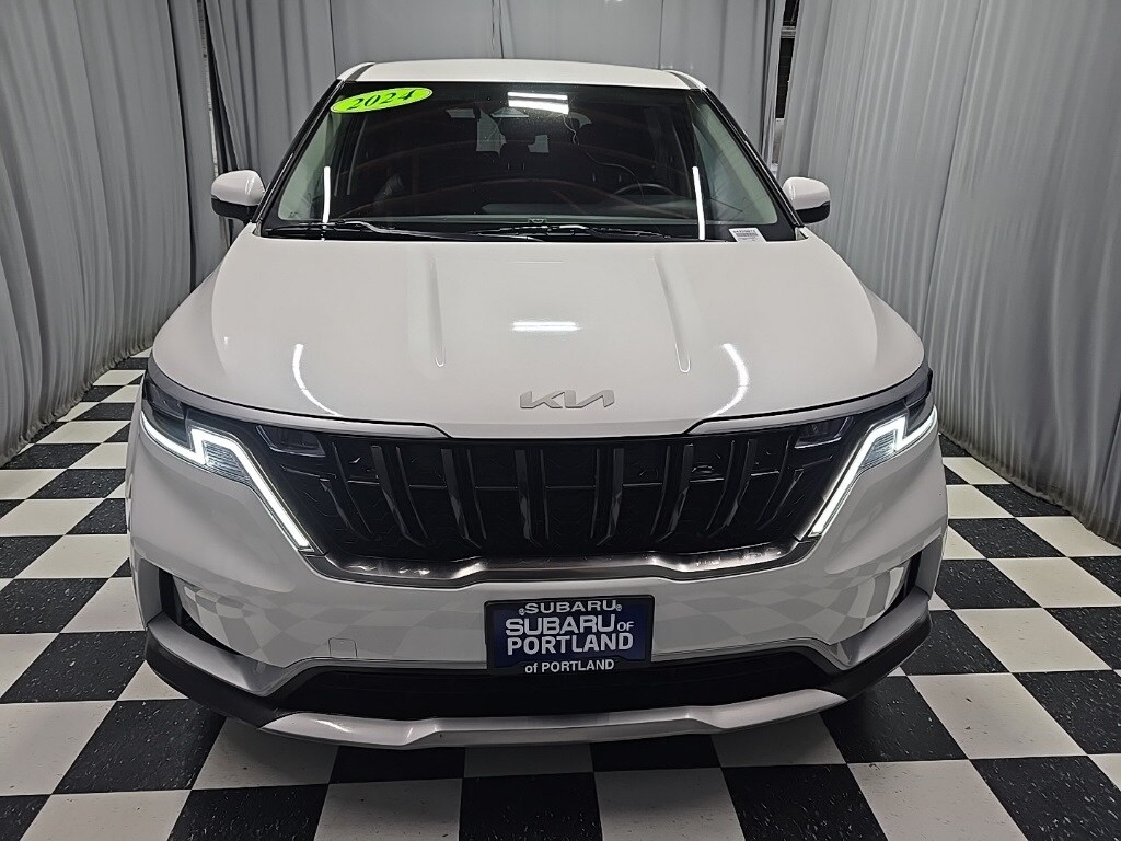 Used 2024 Kia Carnival LX Minivan/Van