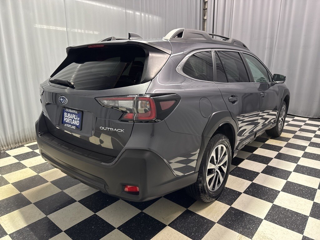2025 Subaru Outback Premium photo 3