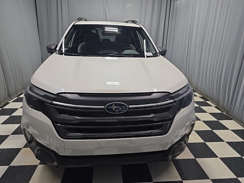 2025 Subaru Forester Limited photo 2