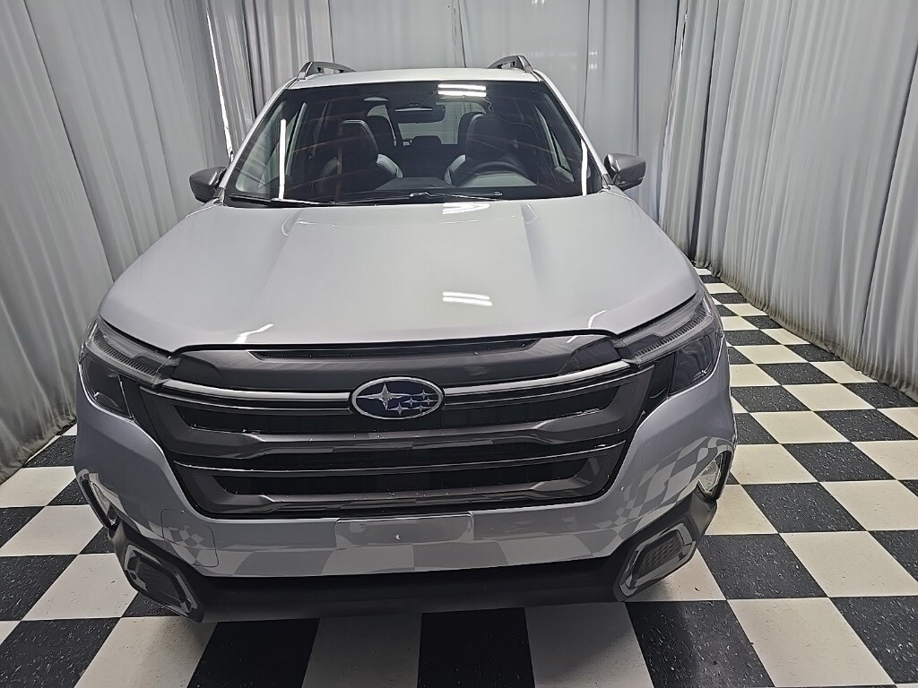2025 Subaru Forester Limited photo 2