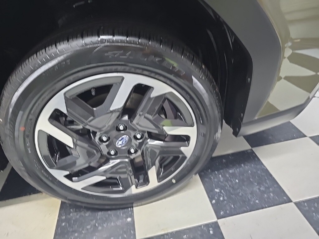 2025 Subaru Forester Limited photo 4