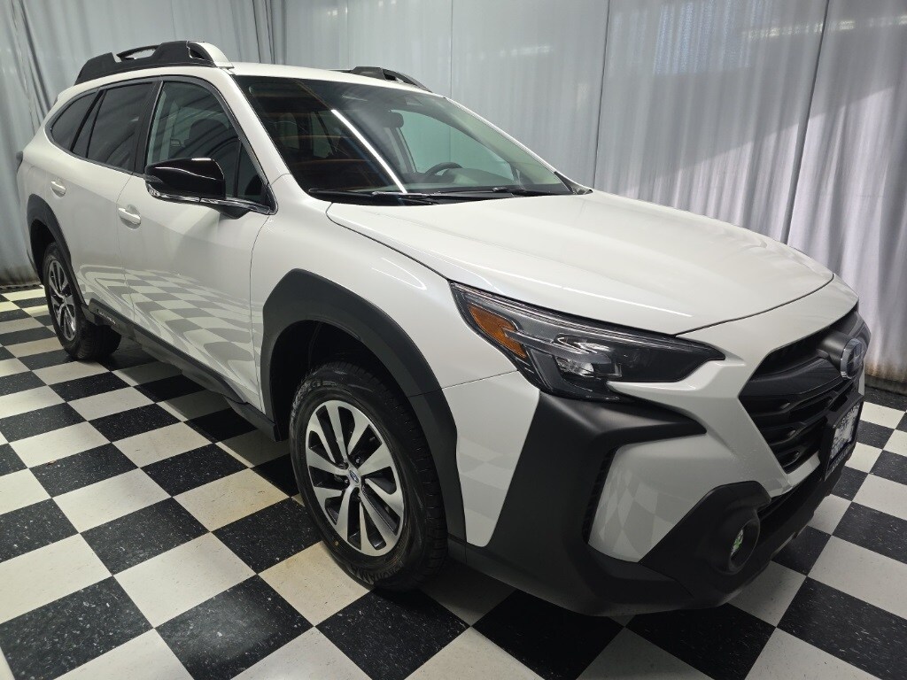 2025 Subaru Outback Premium photo 3