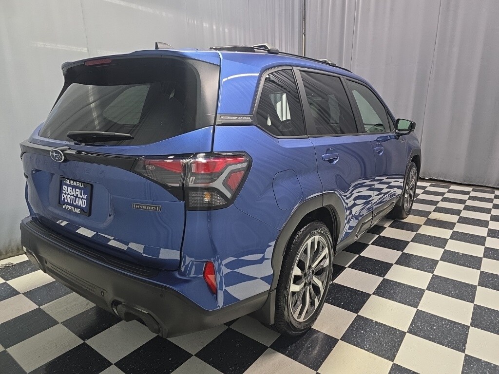 2025 Subaru Forester Touring photo 4